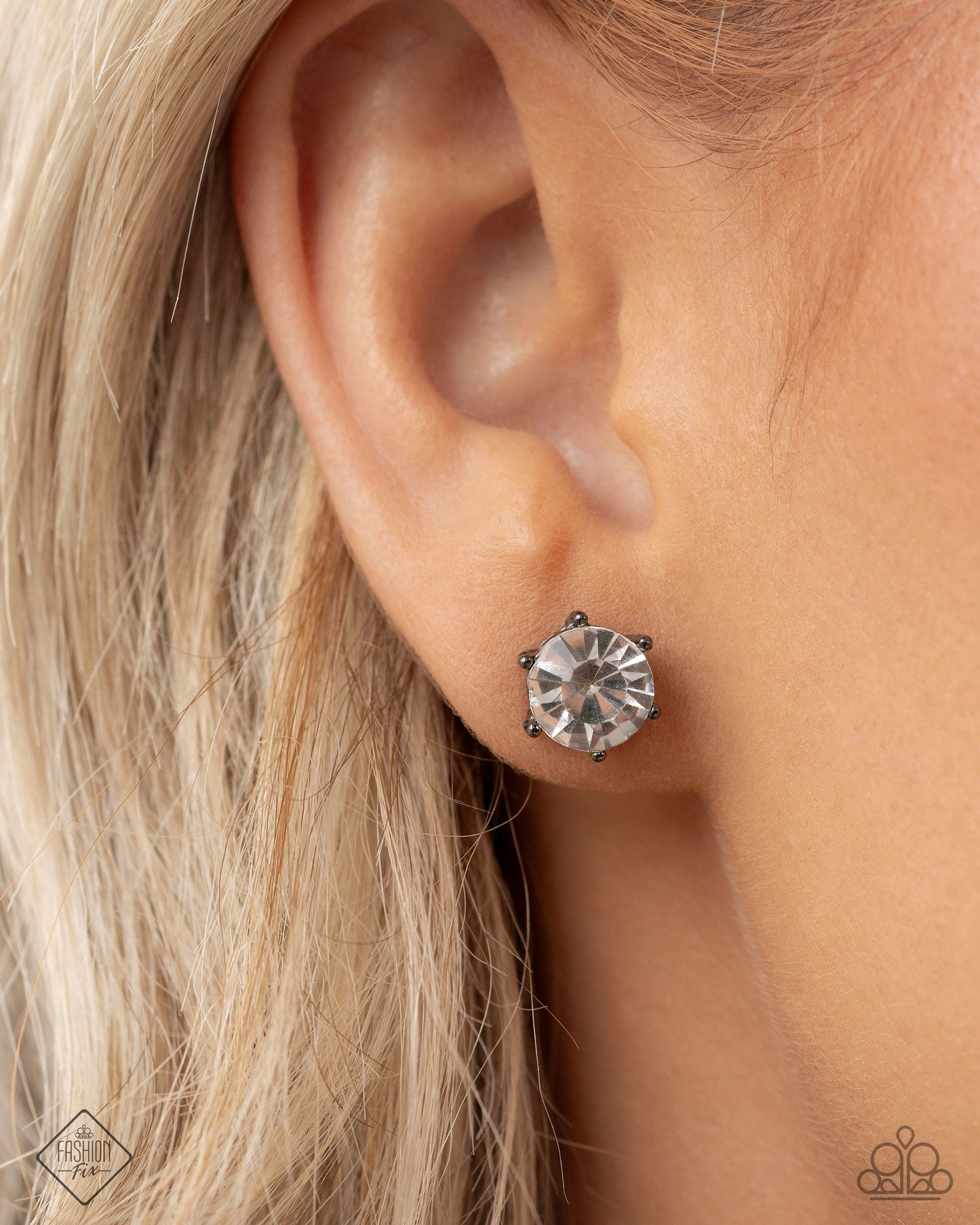 Forceful Facets Black