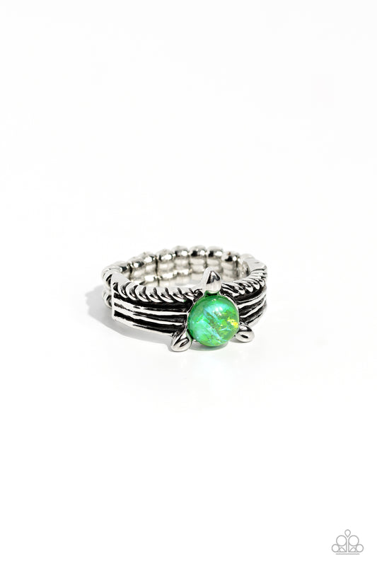 Sinuous Spotlight - Green Ring