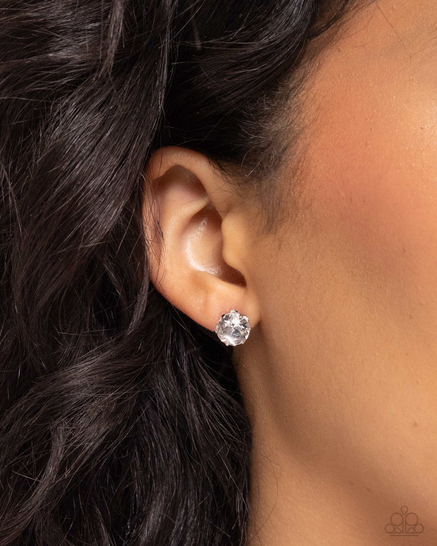 Breathtaking Birthstone - White Earring Apr.